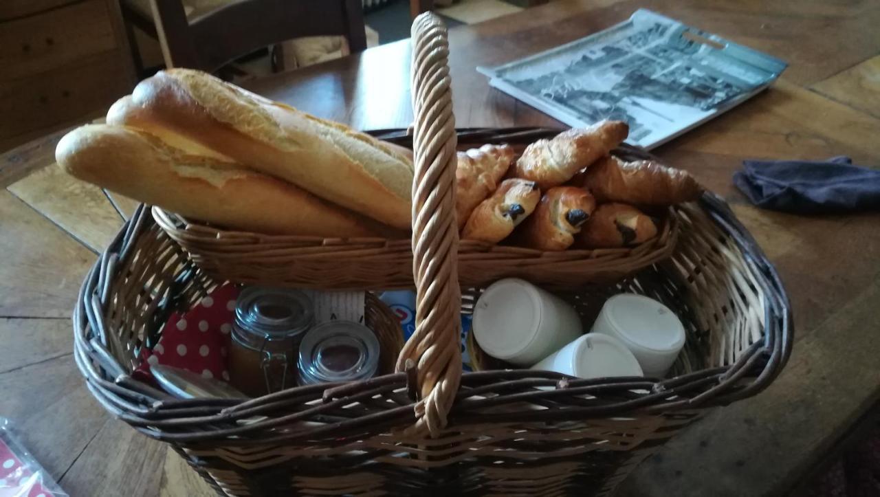 La Ferme De L'isle Et Sa Roulotte Bed & Breakfast Avaray