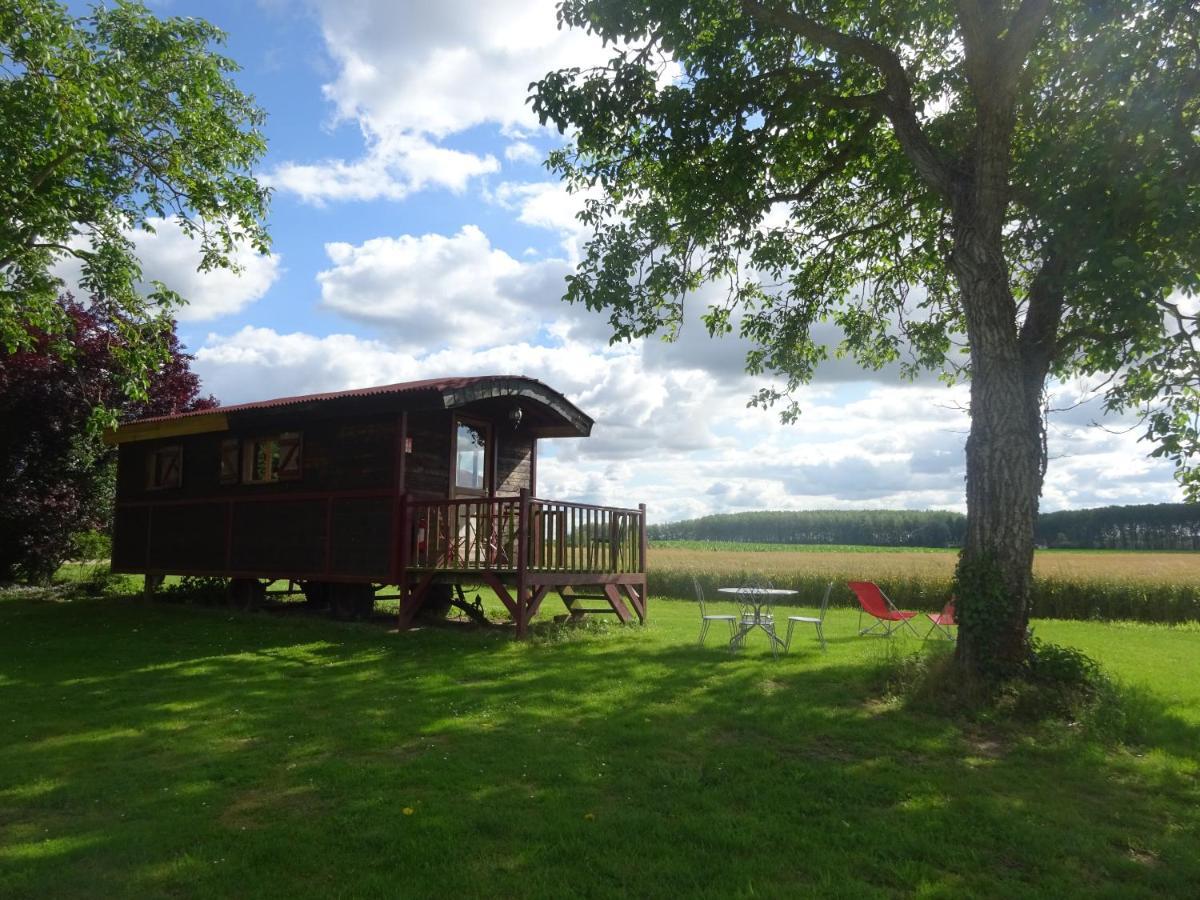 La Ferme De L'isle Et Sa Roulotte Bed & Breakfast *